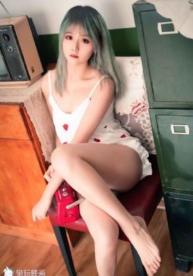 我脱了老师内衣摸她胸的视频软件_高清手机免费观看完整